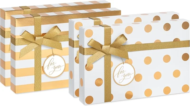 Marke: Papyrus Papyrus Geschenkbox-Set für Weihnachten, Chanukka, Kwanzaa und alle Feiertage, Weiß und Gold (4 Boxen, 4 Geschenkanhänger, ein Band, 8 Bögen festes Seidenpapier) — Geschenkverpackung