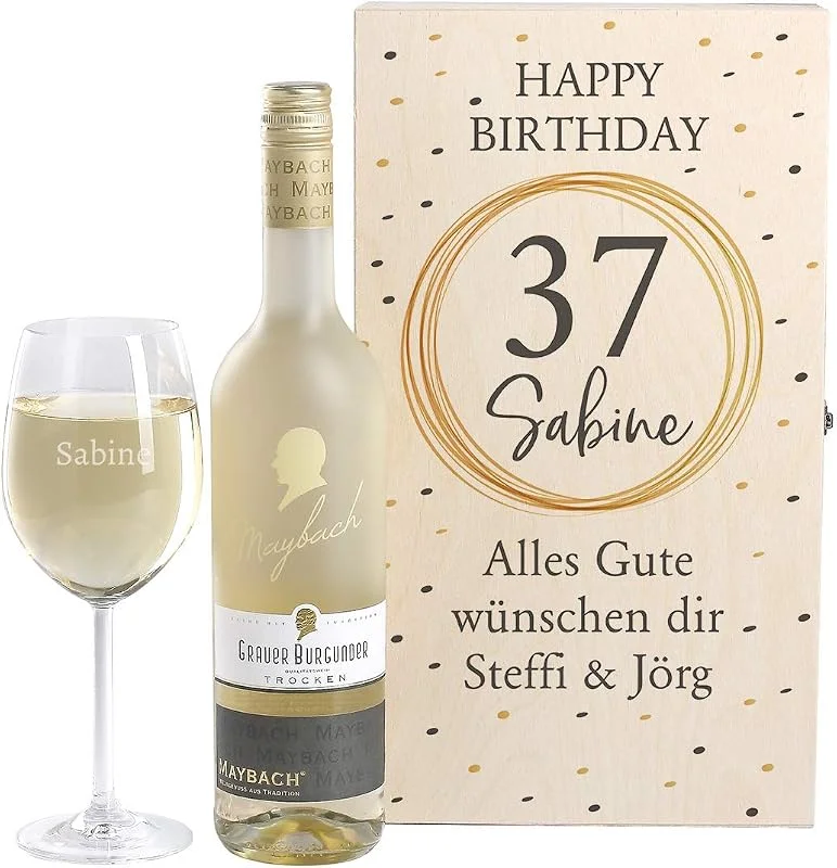 Besuche den Herz & Heim-Store Herz & Heim® Maybach Wein-Geschenkset mit graviertem Weinglas und Weißwein zur Auswahl ein edles Geburtstagsgeschenk Grauer Burgunder, Rivaner — Wein und Festtafel
