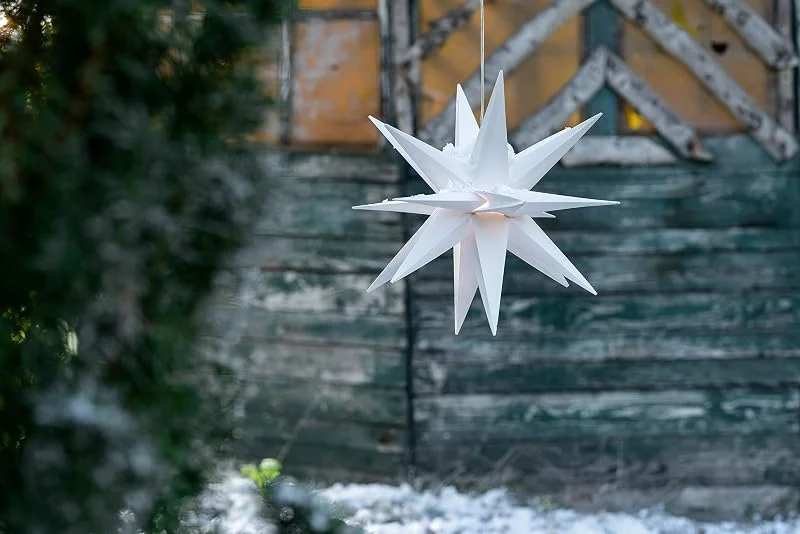 Besuche den Novaliv-Store Novaliv Weihnachtsstern beleuchtet Faltstern 40cm Dekostern Weiss hochwertiger Kunststoffstern LED mit Timer Funktion 3D Stern 18 Zackig Leuchtstern Weihnachtslicht Winterbeleuchtung — Weihnachtsdeko