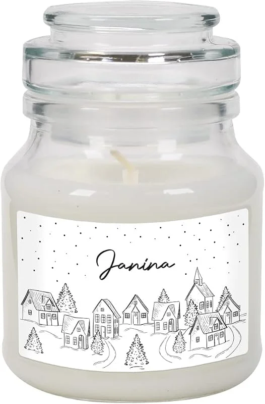 Besuche den Herz & Heim-Store Herz & Heim® Kleines Weihnachts-Geschenk Duftkerze mit persönlichem Etikett ca. 7 cm x 10 cm (Ø, H), Weihnachtsstadt — Kerzenlicht Abendessen