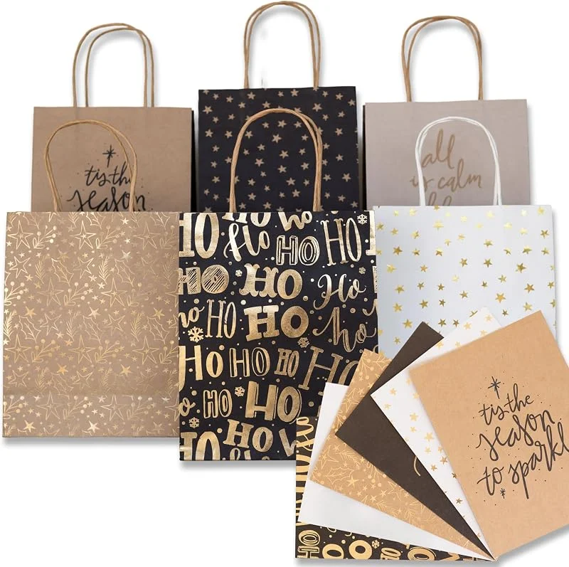 Besuche den Papierdrachen-Store Papierdrachen Geschenktüten Weihnachten groß - 6 Stück - schwarz, weiß & braun mit Goldfolie – 22×18×8 cm - inkl. 6 Karten - Henkeltüten Geschenkverpackung