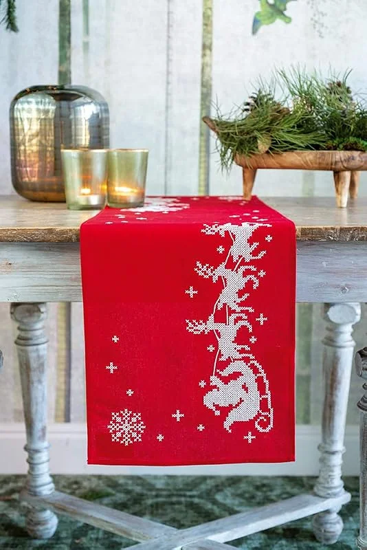 Besuche den Vervaco-Store Vervaco Stickpackung Tischläufer Sticken Set Erwachsene Vorgedruckt Schlitten Stickläufer zum Selbersticken Vorgezeichnet Stickpackung Plattstich Stickset Weihnachten 30 x 105 cm Kreatives Geschenk — Küche & Haushalt