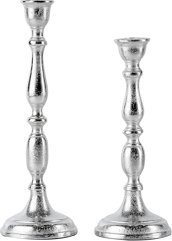 Besuche den MichaelNoll-Store 2er Set Kerzenständer Kerzenhalter Aluminium Silber Deko - Kerzenleuchter Modern für Stabkerzen - Tischdeko Hochzeit - Dekoration Wohnzimmer - H 27 und 33 cm — Kerzenlicht Abendessen