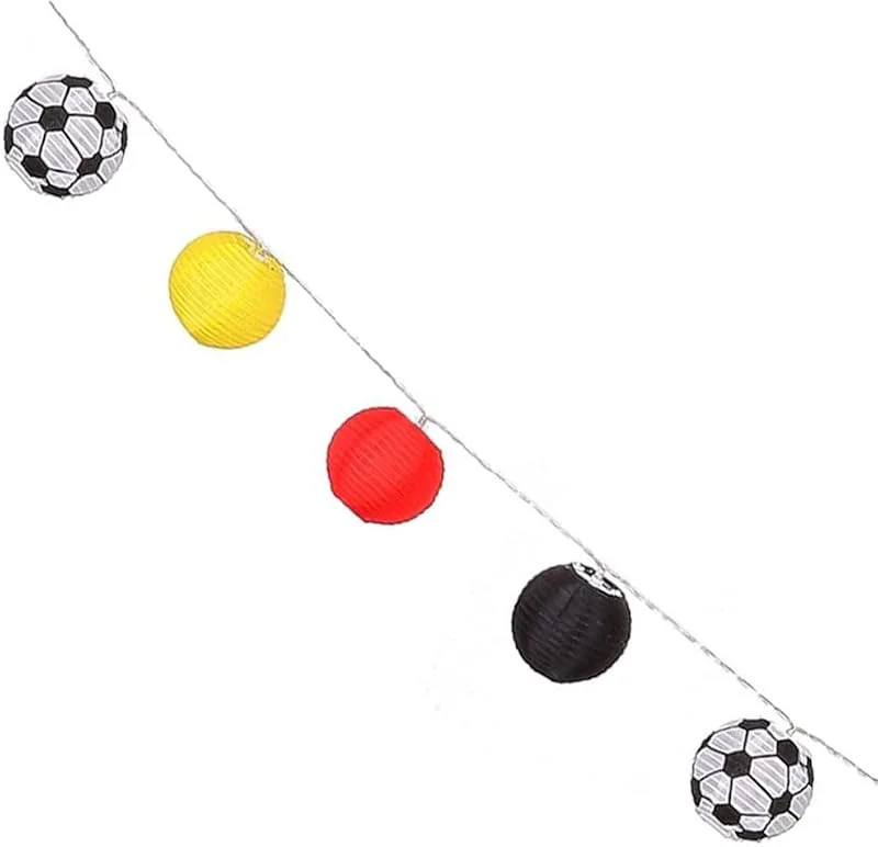 Besuche den BLicht-Store LED Solar Lichterkette Deutschland Fußball 3, 3m – 12 Lampions in Schwarz Rot Gold, IP44 Outdoor, Bunte Garten- & Terrassendeko für EM, WM & Partys — Weihnachtsbeleuchtung