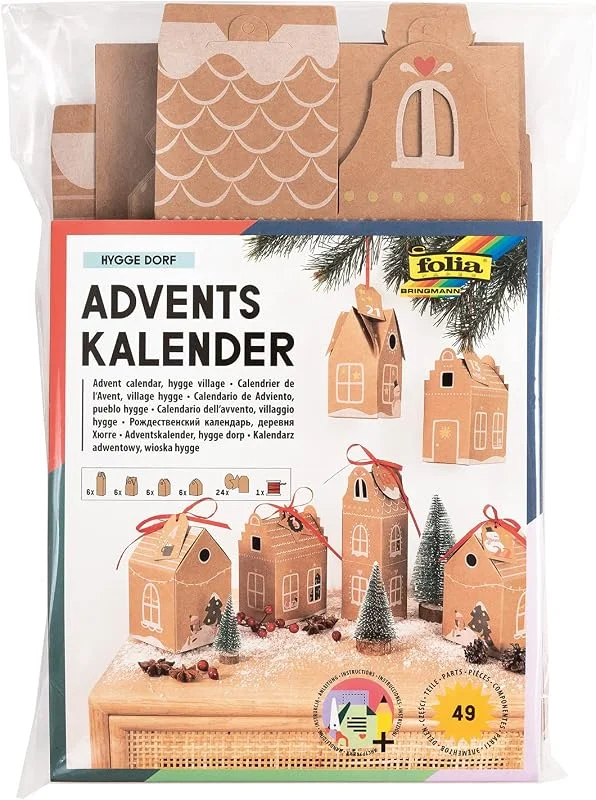 Besuche den folia-Store folia 9385 - Adventskalender-Set "Hygge Dorf", DIY Bastel-Set mit Geschenk-Schachteln zum Befüllen, 24 Häuser zum Aufhängen oder Aufstellen, als Geschenk und besondere Weihnachts-Deko, wiederverwendbar — Geschenkverpackung