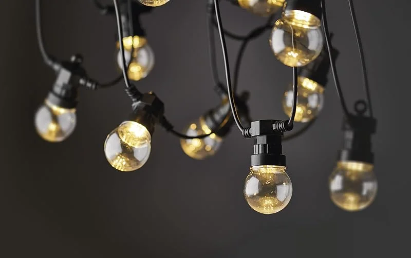 Besuche den EMOS-Store EMOS LED-Lichterkette warmweiß für Innen und Außen, 5m lange Partylichterkette mit 10 transparenten LED Glühbirnen in Kugelform, IP44, für Partys, Weihnachten, Deko, DCPW02, Warmweiss — Weihnachtsbeleuchtung