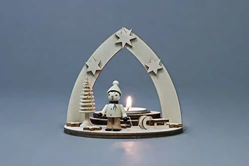 Besuche den Rudolphs Schatzkiste-Store Teelichthalter Winterkind mit Schlitten Länge ca 12 cm NEU Schlitten Ski Winter Motivleuchte Lichtbogen Schwibbogen Holz Erzgebirge Seiffen Beleuchtung Weihnachten Geschenke Weihnachtsmann Ruprecht — Advent und Tisch