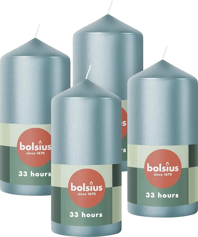 Besuche den bolsius-Store Bolsius Glatte Stumpenkerzen - Metallic Blau - 4 Stück - 12 x 6 cm - Dekorative Haushaltkerzen - Länge Brenndauer 33 Stunden - Unparfümierte - Enthält Natürliches Pflanzenwachs - Ohne Palmöl — Advent und Tisch