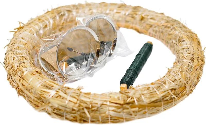 Besuche den Flowerbox-Store Adventskranz-DIY-Set - Inhalt: 1x Strohkranz 30 cm, 4X Kerzenhalter Silber glänzend 8 cm, 1x Wickeldraht grün 100g — Weihnachtsdeko