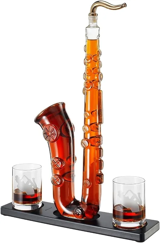 Besuche den The Wine Savant-Store The Wine Savant Saxophon-Dekanter, 1000 ml, Mehrfarbig, Saxophonförmiger Whiskey- und Weindekanter, Dekanter, 2x Whiskygläser, Borosilikatglas, Novelty, 5 inches x 5 inches — Wein und Festtafel