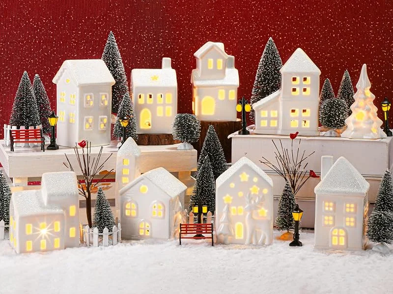 Marke: Fovths Fovths Weihnachtsdorf-Set, Porzellan, 9 beleuchtete LED-Weihnachtsdorfhäuser mit 16 Weihnachtsbäumen, verwelkte Baumlampe, Zaunbank, Winterdorf, Baufiguren für Urlaub, Tischdekoration, 42-teilig — Weihnachtsdeko
