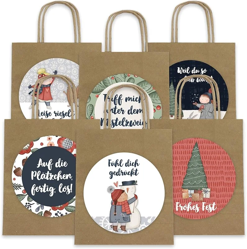 Besuche den Papierdrachen-Store Papierdrachen Geschenktüten Weihnachten - 6 Stück - braun - inkl. XXL-Stickern mit Cozy Christmas Motiven - 22, 5×18×8 cm - Henkeltüten Geschenkverpackung
