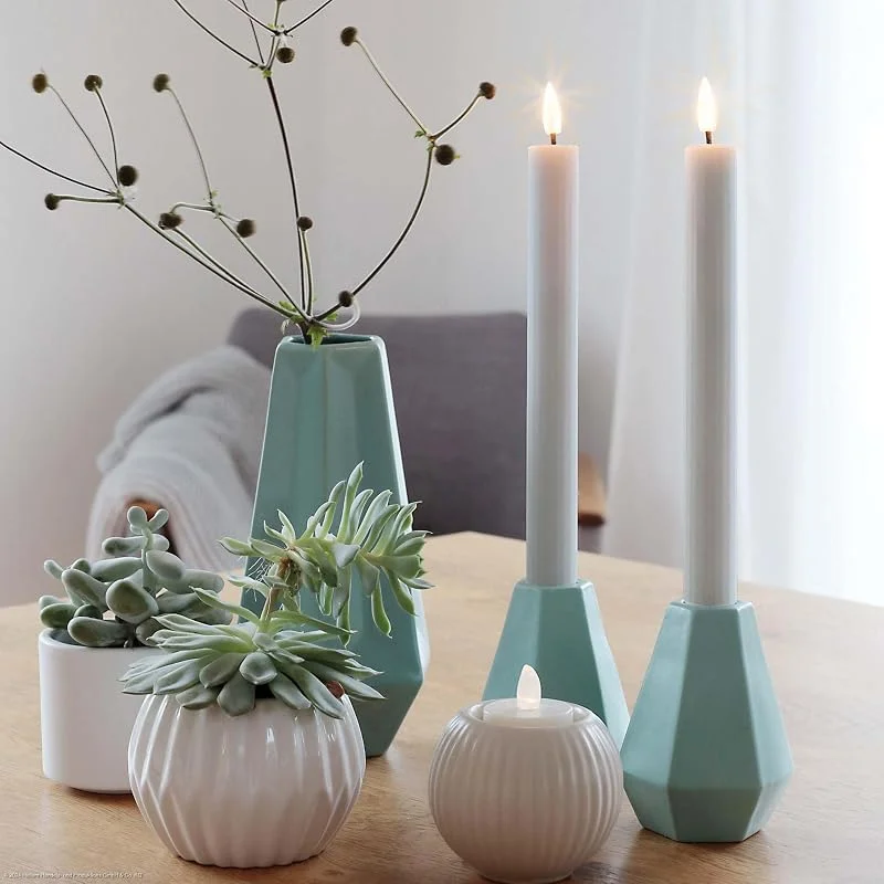 Besuche den hellum-Store hellum LED Stabkerzen 2 Stück grau, Timer & Fernbedienung für Esstisch — Kerzenlicht Abendessen