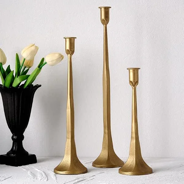 Marke: Denique Denique Kerzenhalter aus Eisen, 3 Stück, goldfarbener Kerzenständer, dekorativer Kerzenständer, konische Kerzenhalter, hohes Set für Hochzeit, Esstisch, Heimdekoration (Gold) — Kerzenlicht Abendessen