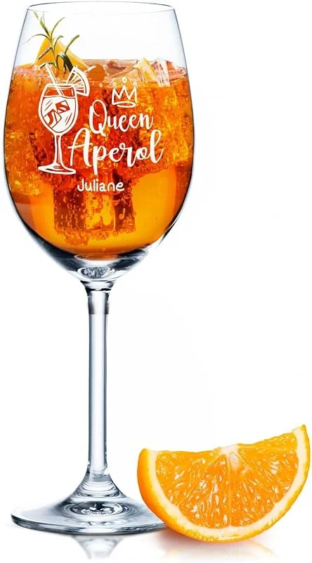 Besuche den GRAVURZEILE-Store GRAVURZEILE Aperol Glas mit Gravur - Queen Aperol - Personalisiert mit Namen - Geschenkidee für Aperol Spritz & Cocktail Liebhaber - Weinglas für Sangria & Lillet — Wein und Festtafel