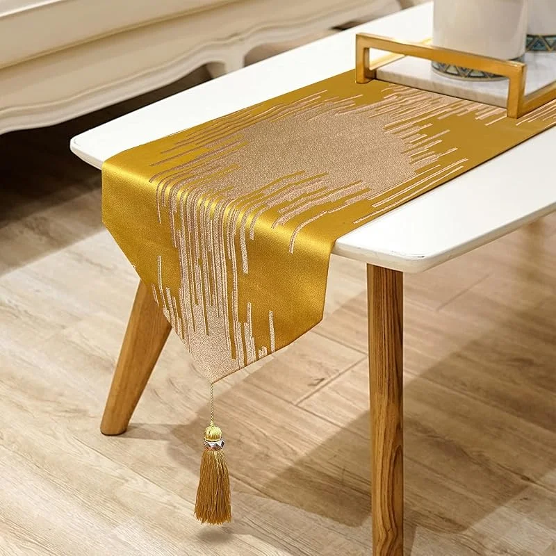 Marke: Jiino Jiino Gelber Tischläufer mit Quasten, 33 x 248 cm, wunderschöne rechteckige Esstisch-Kommodenläufer für Zuhause, Küche, Party, Hochzeit, Festival, Dekorationen — Küche & Haushalt