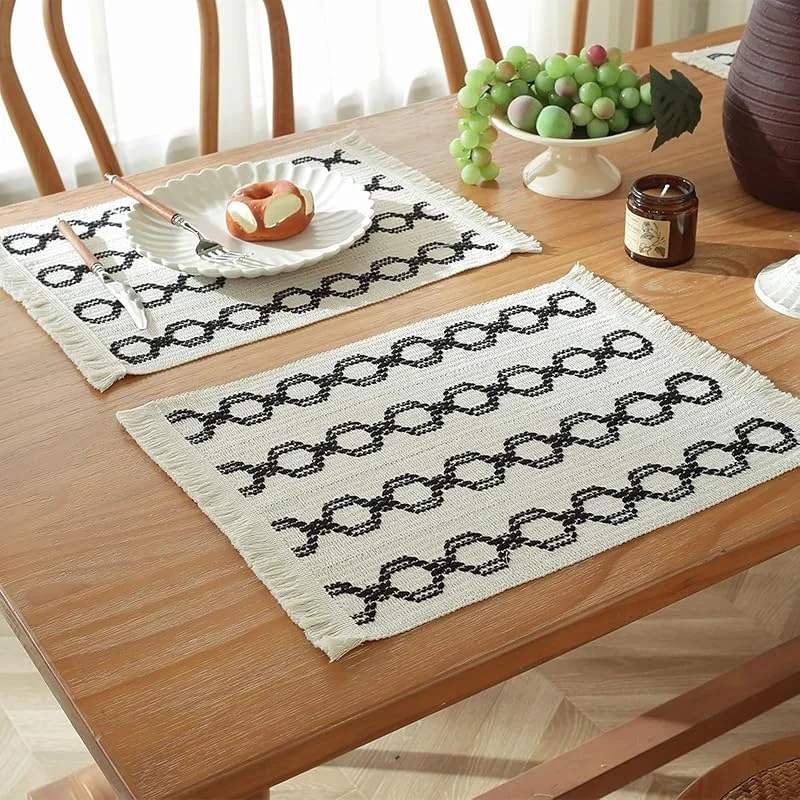 Besuche den Epinki-Store Epinki 2er Set Tischset Vintage Quadratisch 45x35CM, Baumwolle Leinen Platzset Boho Geflochten mit Laternen Muster Hitzebeständige, Tischuntersetzer Natur Schwarz für Speisetisch Hotel — Küche & Haushalt
