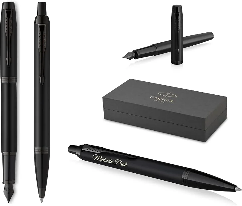 PARKER Schreibset IM Professionals Achromatic Kugelschreiber und Füllfederhalter mit Gravur, Premium Stift, Geschenkbox, blaue Pantrone, personalisiert, Geburtstag (Matt-Schwarz) — Geschenkverpackung