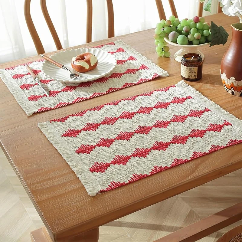 Besuche den Epinki-Store Epinki 2Pcs Set Tischset Weihnachten Natur Quadratisch 45x35CM, Baumwolle Leinen Platzset Natur Geflochten mit Laternen Muster Anti-Rutsch, Tischmatte Schreibtisch Rot für Tisch Bar — Küche & Haushalt