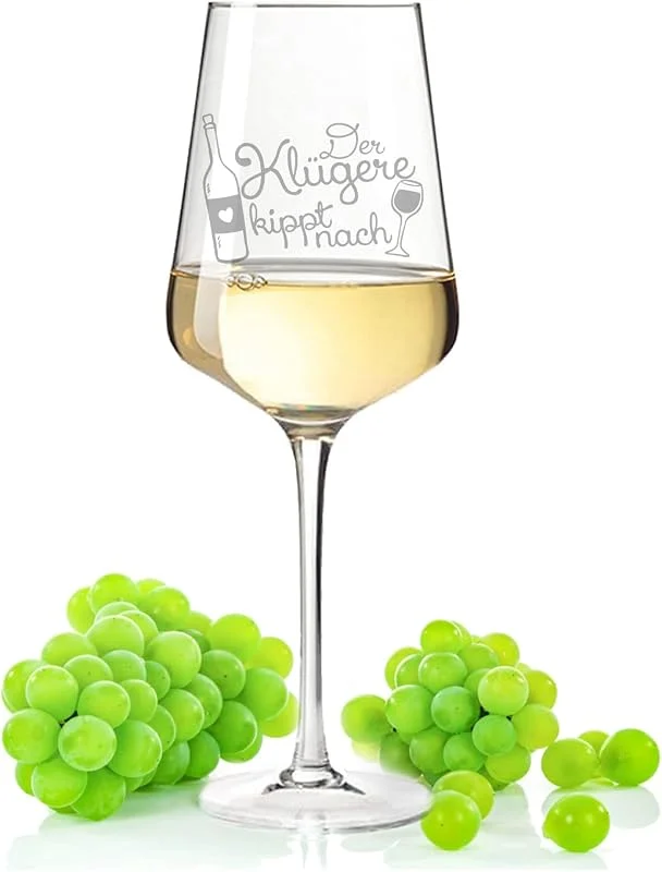 Besuche den GRAVURZEILE-Store GRAVURZEILE Weißweinglas mit Gravur - Der klügere kippt nach - Geschenk für Weinliebhaber - Witziges Glas mit Spruch - Geschenke für Sie & Ihn zum Geburtstag oder Weihnachten — Wein und Festtafel
