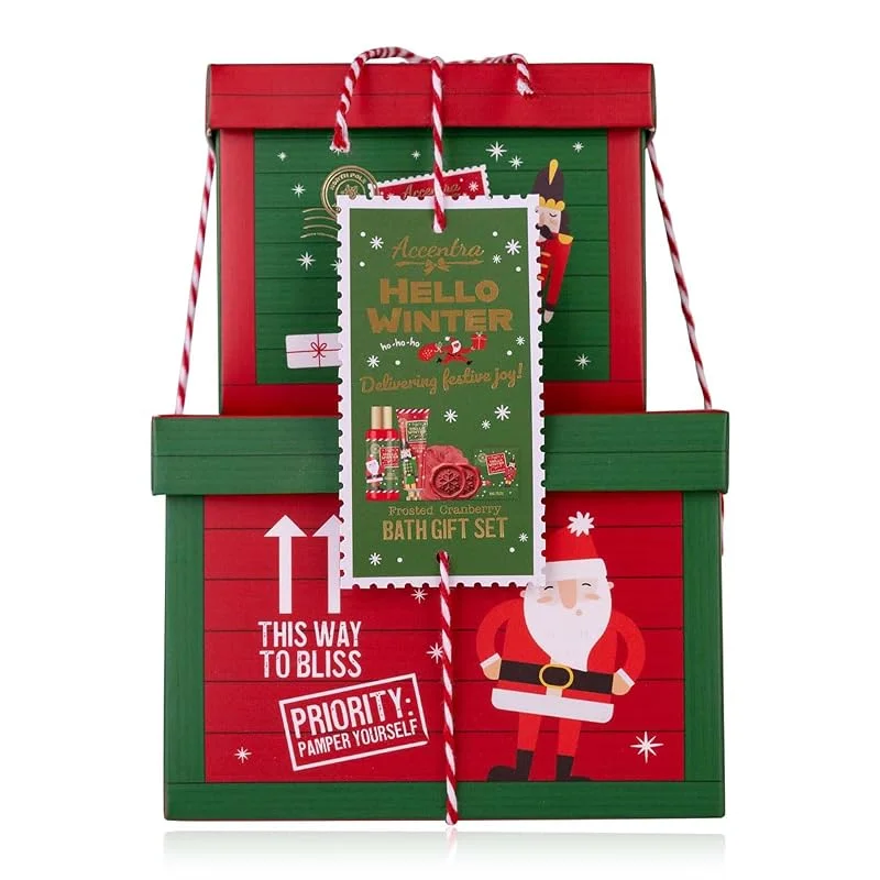 Besuche den accentra-Store Accentra Badeset HELLO WINTER in gestapelten Geschenkboxen - wiederverwendbar, inkl. Duschgel, Handcreme & Nagelcreme, 2 x Badebomben, 6 x Mini-Nagelfeilen, Netzschwamm, Frauen Geschenk Weihnachten — Hautpflege