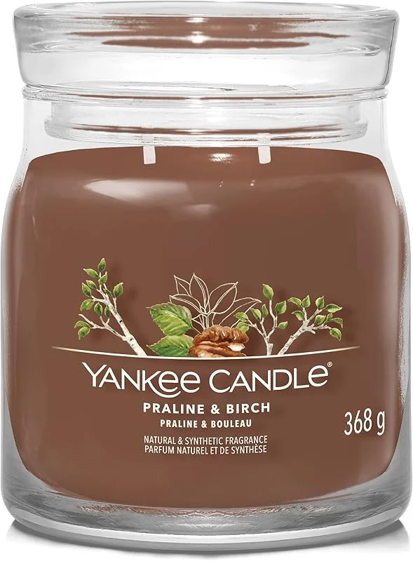 Besuche den Yankee Candle-Store Yankee Candle Signature Duftkerze, Praline und Birke, mittelgroßes Glas mit Doppeldochten, Sojawachsmischung, lange Brenndauer, perfektes Geschenk für Frauen — Kerzenlicht Abendessen