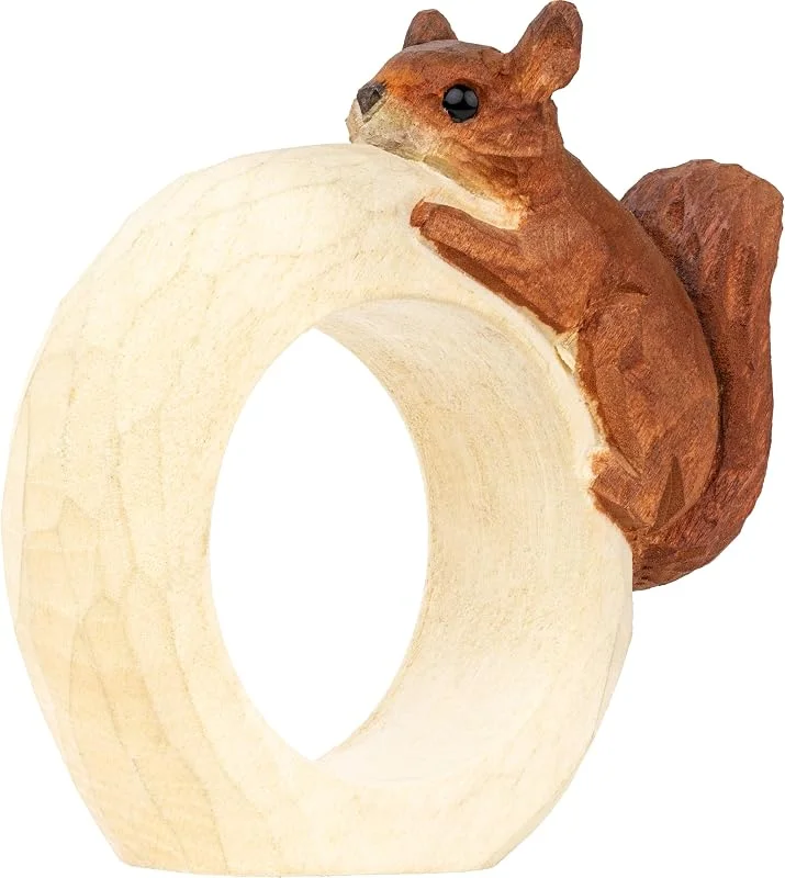 Besuche den WildlifeGarden-Store Serviettenring – Eichhörnchen Klein (WG5043) - Handgeschnitzter Serviettenring aus Holz für die Tischdekoration — Advent und Tisch