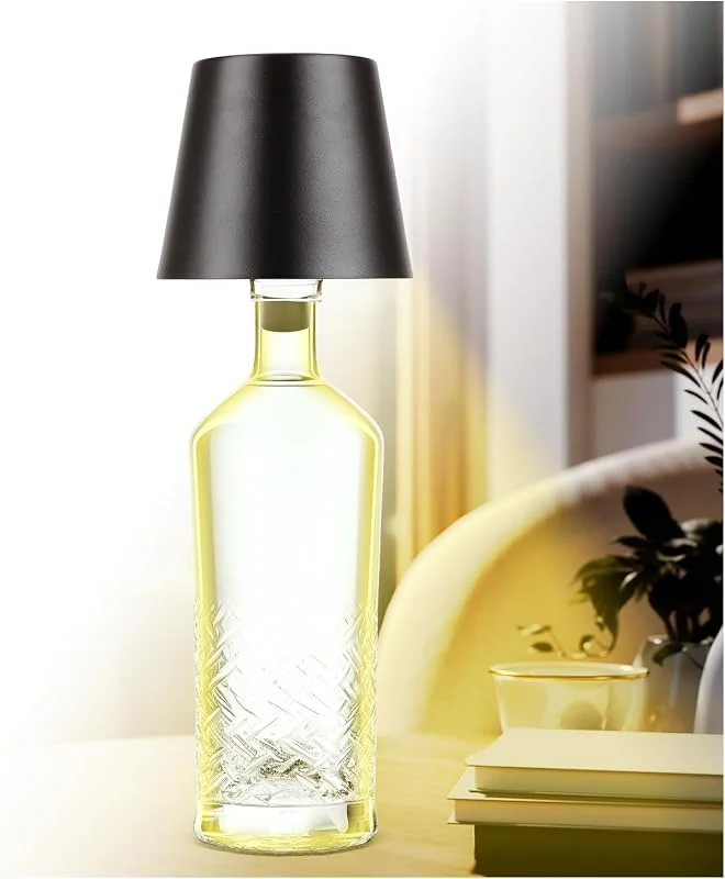 Besuche den AddLiving-Store LED Flaschenlampe, Akku-Lampe mit Touch-Funktion, Nachttischlampe dimmbar, Lampenschirm, 3 Lichtfarben, 56 LEDs, Wetterfest IP44, Bottle Light, Inkl. 3 Flaschenaufsätze (Schwarz) — Kerzenlicht Abendessen