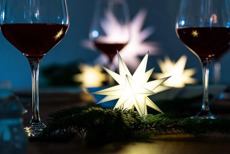 Besuche den Novaliv-Store Novaliv Weihnachtsstern LED Dekostern Klein 12cm Weiss mit Batteriefach für 3 AA Batterien 6h Timerfunktion (1, 5m Kabel) Innenraum DEKO 3D Stern 18 Zackig Leuchtstern Sternenlichterkette Weihnachten — Weihnachtsdeko