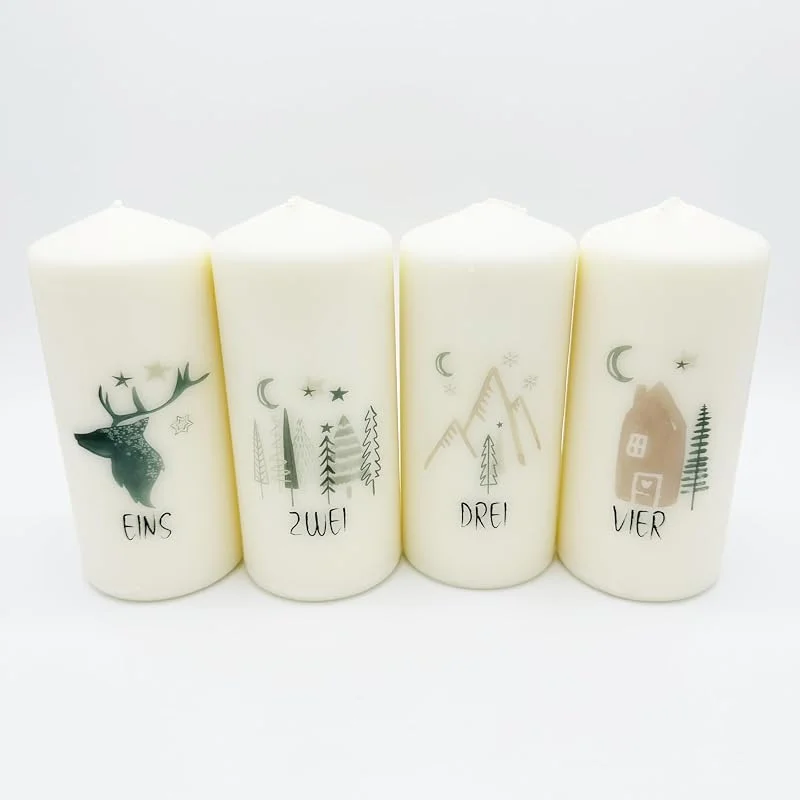 Besuche den Kilala-Store Adventskerzen beige Weihnachtskranz winterlichen Motiv Stumpfkerzen Spruch Advent mit Zahlenmotiv Weihnachtsdeko (Hirsch) — Advent und Tisch