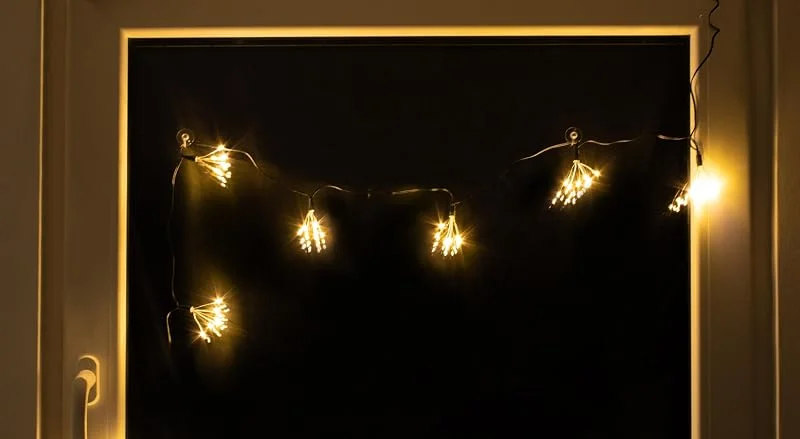Besuche den Spetebo-Store Spetebo LED Deko Lichterkette mit Lichterbüscheln warm weiß 200 cm 70 LED — Weihnachtsbeleuchtung
